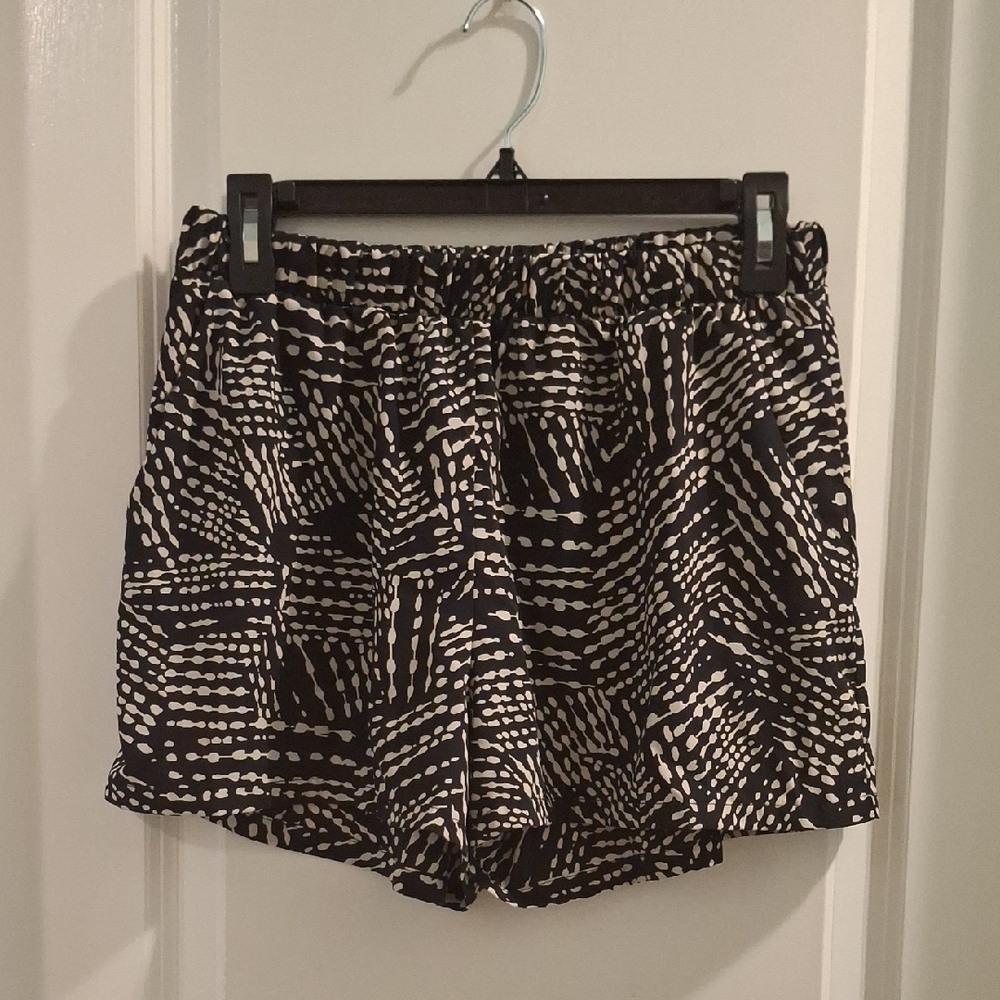 Tyche Shorts Size L